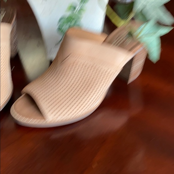 Toms - Picture 6 of 7